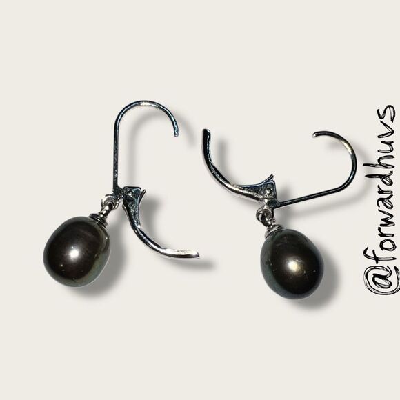Elegant Black Pearl Drop Earrings - Picture 8 of 12
